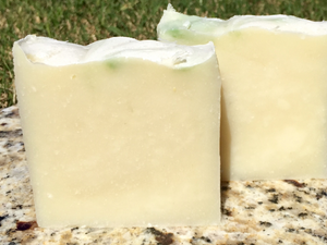 Pet Shampoo Bar with Citronella, Eucalyptus, Tea Tree Oil and Goats Milk 4oz